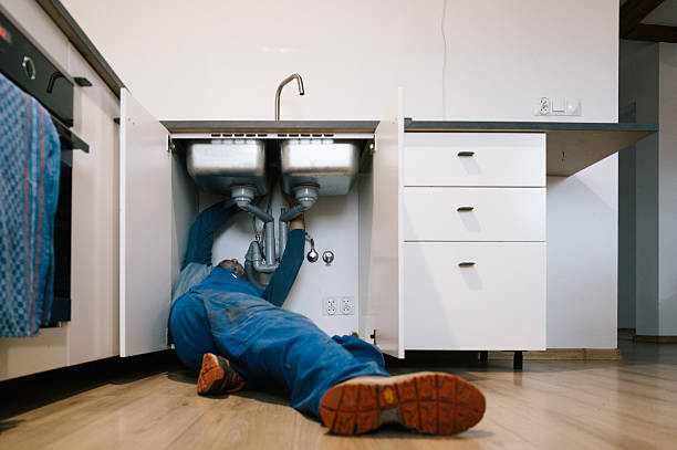 Professional Leak Detection technician working in East Hampton, NY